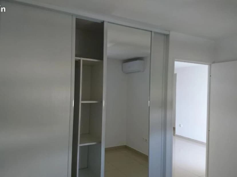 thumbnail of estate's photo