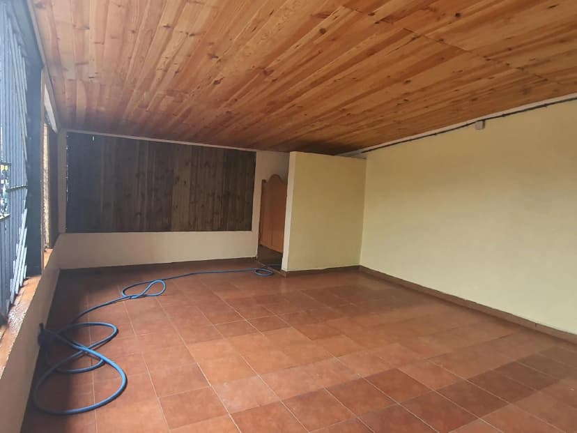 thumbnail of estate's photo