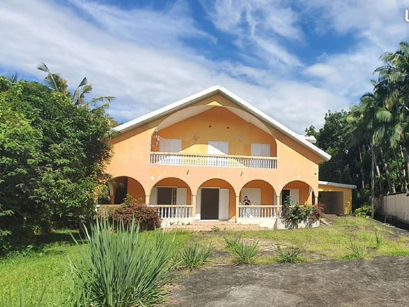 thumbnail of estate's photo